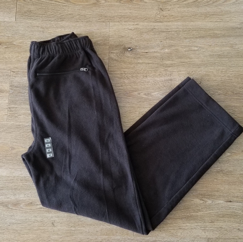Mens Footlocker, fleece sweat pants, brand new with tags